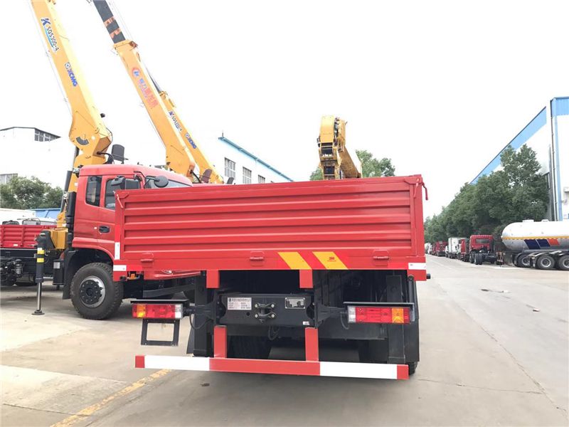 陜汽德龍前四后八重型清障車 14噸/16噸隨車吊功能解析與應用前景